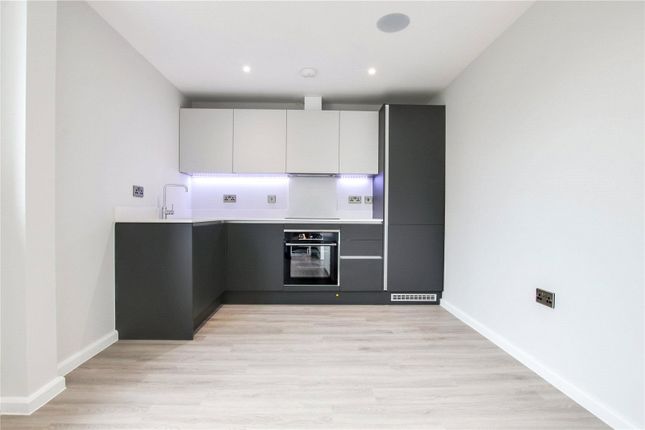 Flat 25, Ascot House,, Finchampstead Road, Berkshire photo 3