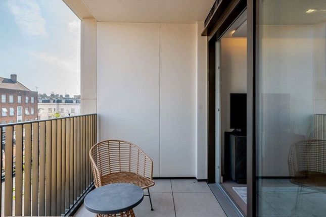 28,, Garrett Mansions, London photo 5