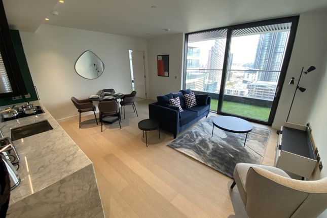 Flat for sale in Hobart Building, Canary Wharf