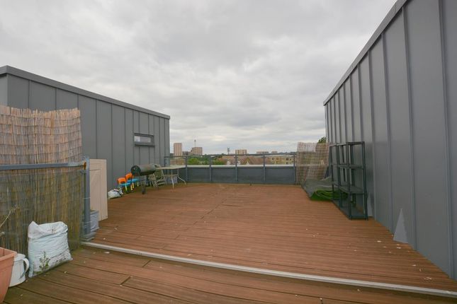 24 Lowry Court, Artisan Place, Harrow photo 3