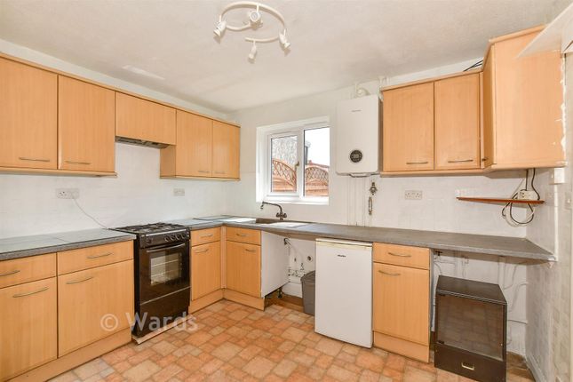 7, Chestnut Avenue, Canterbury photo 3