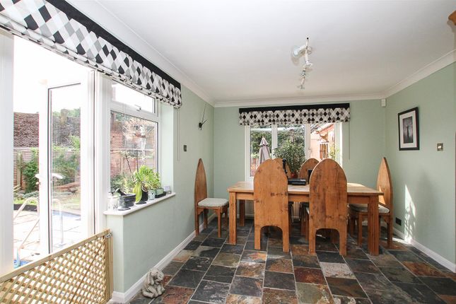 404, Ongar Road, Brentwood photo 4
