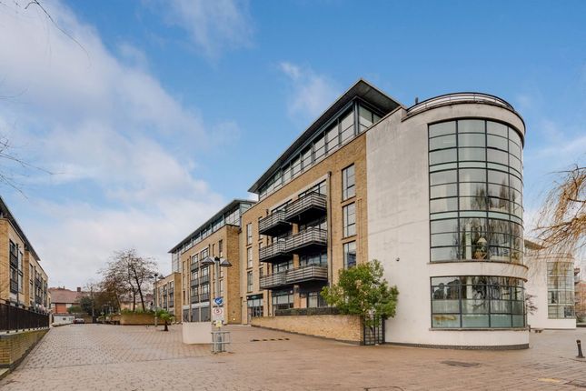 1-bed flat on Apartment 16, 5, Ferry Lane, Brentford, £299,999