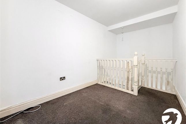 Flat 1, 63, Balmoral Road, Kent photo 3