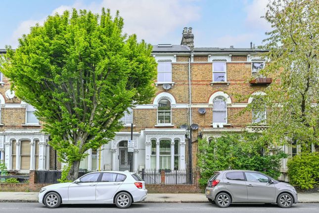Flat to rent in Brownswood Road, Finsbury Park, London