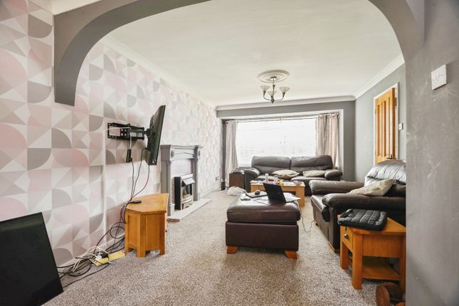 60, Mallowdale, Cleveland photo 4