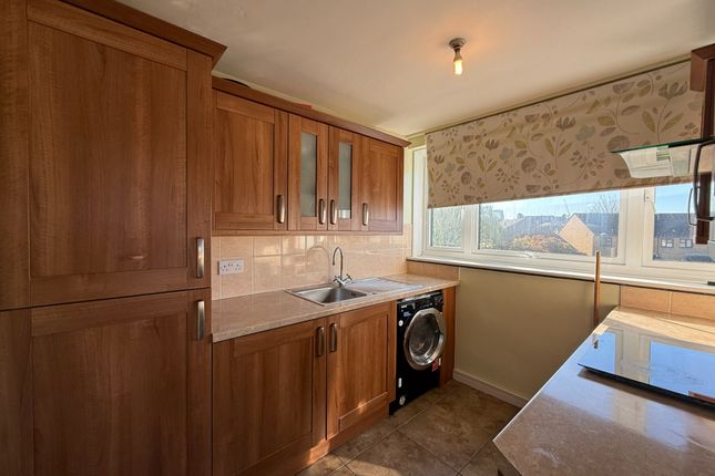 Flat 5 Balaam House, Collingwood Road, Greater London photo 3