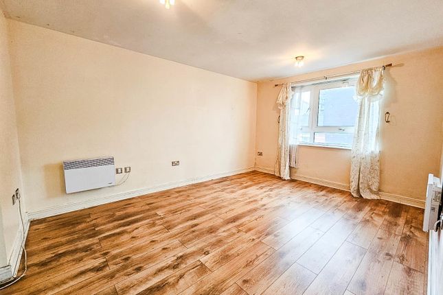 Thumbnail Flat to rent in Spectrum Tower, Hainault Street, Ilford