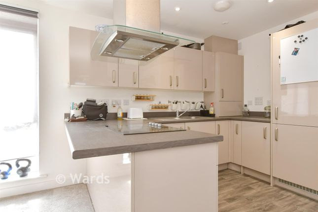 61, Springhead Parkway, Gravesend photo 2