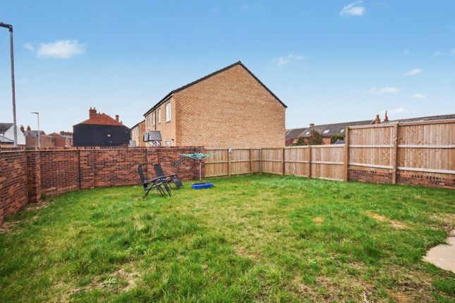 6, Plover Crescent, West Yorkshire photo 2