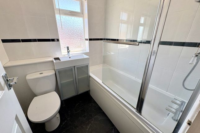 11, Bushnell Close, Leicester photo 4