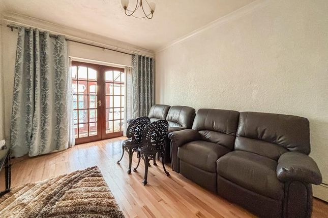 107, Bournemouth Park Road, Southend-on-Sea photo 4