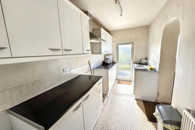 40, Hainworth Wood Road North, Keighley photo 3