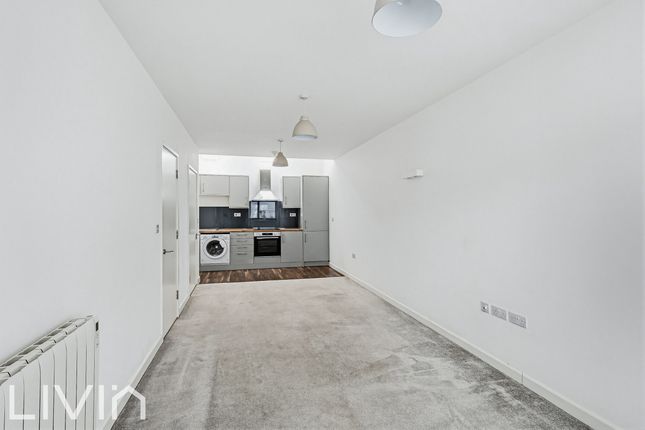 3 Maya House, Croydon photo 3