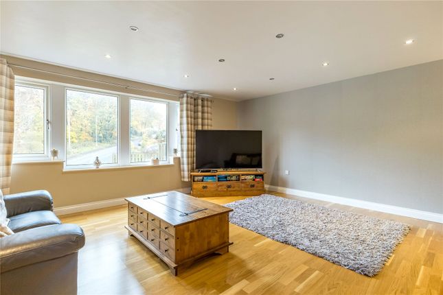 2, Thick Hollins Drive, Meltham photo 3