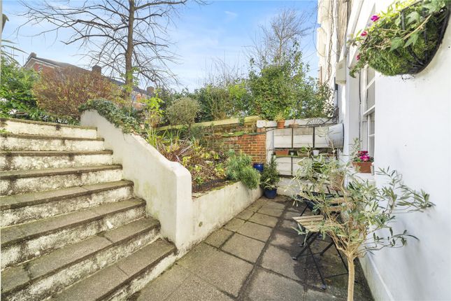 Maisonette for sale in Highbury Grange, London