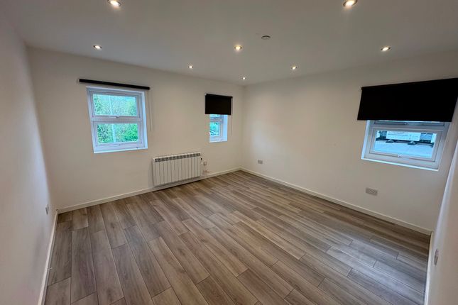 Flat 12A, Old Barclays Bank PLC, Ebbw Vale photo 4