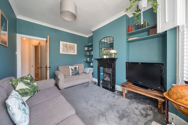 150b Kennington Lane, London photo 2