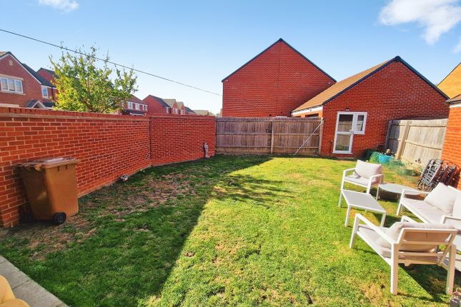 18, PETERBOROUGH photo 2