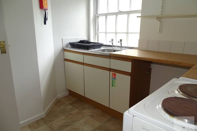 Flat 4, 73 West Pottergate, Norwich, Norfolk photo 4