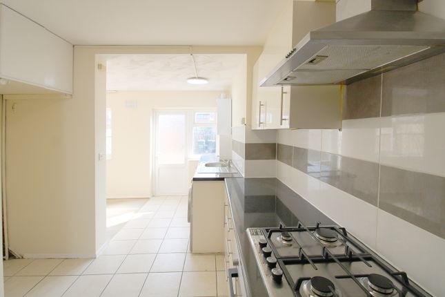 6, Bamford Avenue, Wembley photo 4