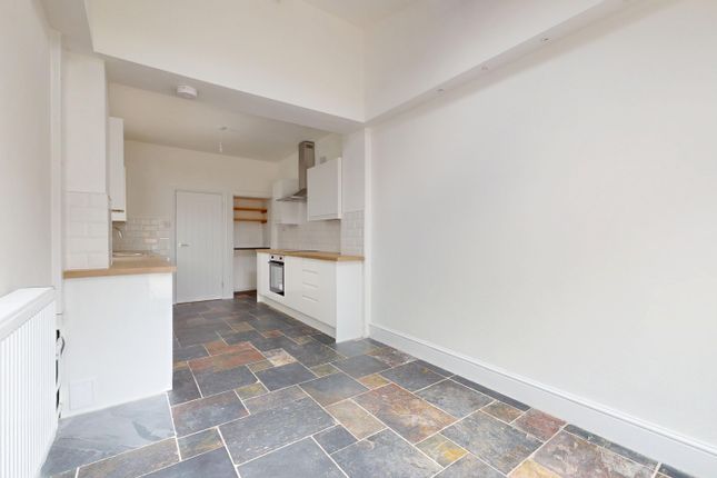 13, Lewis Street, Pontyclun photo 5