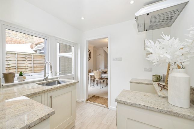 5, Banbury Street, Watford photo 4