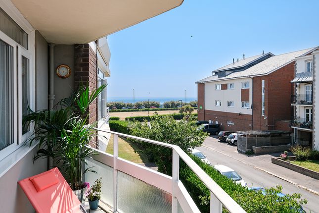 6 Marine Park, Nyewood Lane, Aldwick, Bognor Regis, West Sussex photo 4