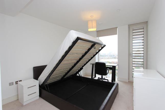 Flat to rent in Ontario Point, Surrey Quays Road, Canada Water, London