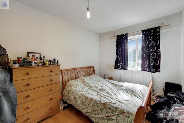 Maisonette for sale in Camberwell Road, London