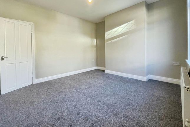 25, Mount Street, Bradford photo 3