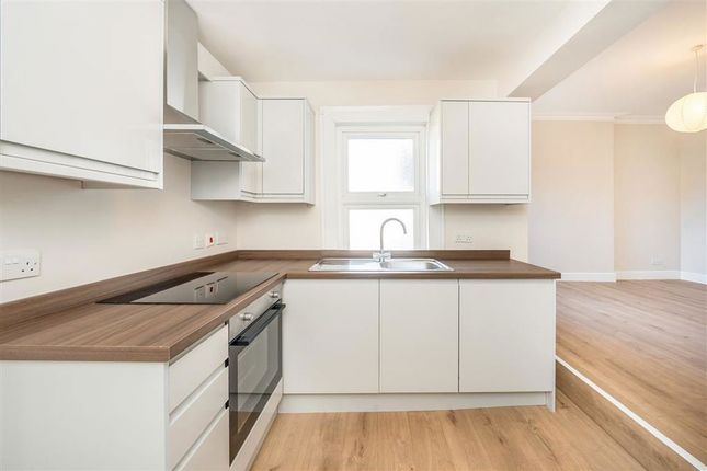 10D, Udney Park Road, Teddington photo 4
