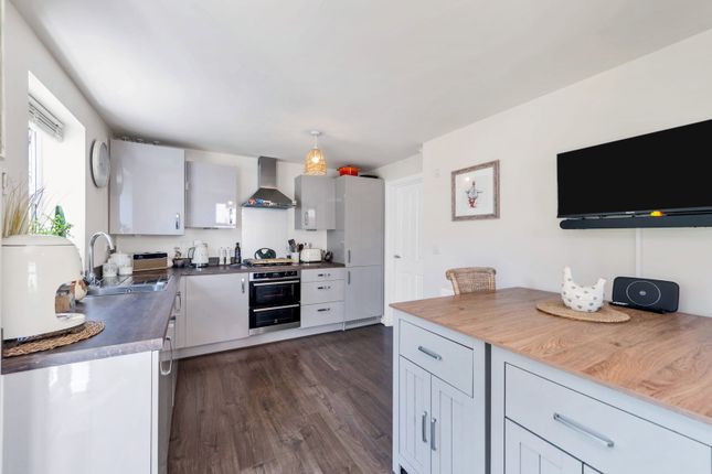 2 Gallier Close, Godmanchester photo 4