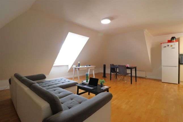 Flat 9, 6, The Avenue, Newmarket photo 4
