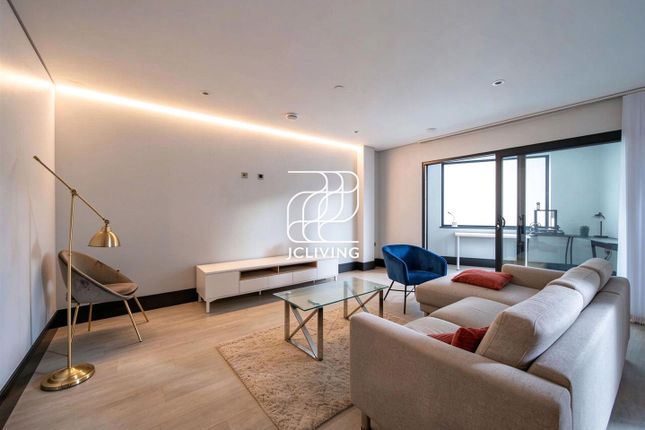 8 Buckle Street, London photo 2