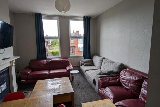 Room 5, Manchester photo 3