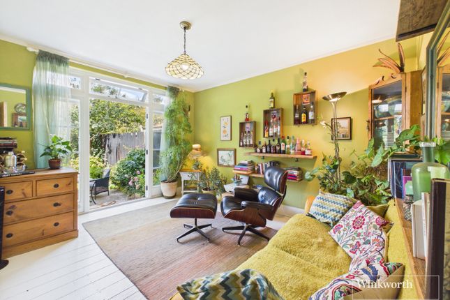 49, Birchen Grove, London photo 4
