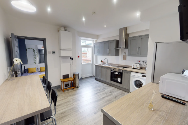 Shared accommodation to rent in Hafton Road, Salford