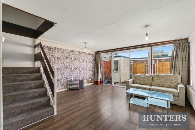 21, Norman Crescent, Hounslow photo 2