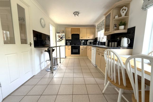 4 Kidds Close, Hopton, Great Yarmouth photo 2