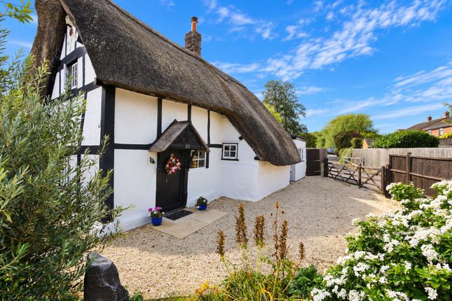 2-bed house on 3, The Green, Chalgrove, £450,000