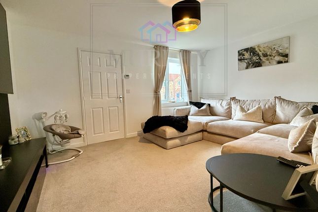 17 Pear Tree Grove, Pontefract photo 3