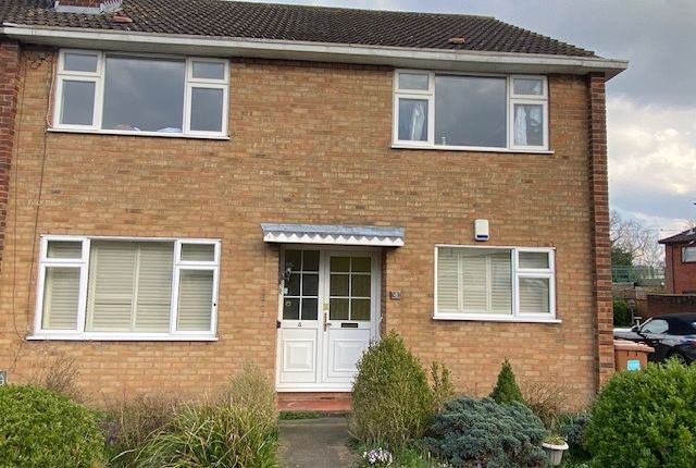 Flat to rent in Tolmers Road, Cuffley, Herts