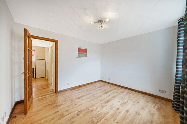 121, Wishart Drive, Stirlingshire photo 2