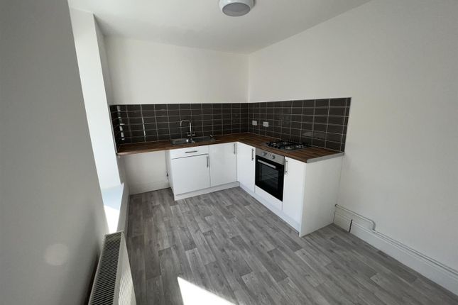 Flat A, 74, Llewellyn Street, Pentre photo 4