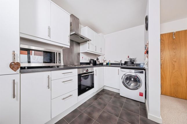16, Addenbrookes Road, Newport Pagnell photo 2