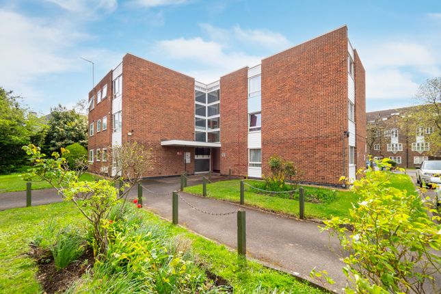 Thumbnail Flat to rent in Gloucester Court, 15B Overton Road, Sutton