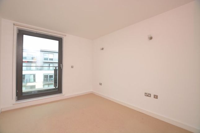 Mosaic Apartments, Slough photo 4