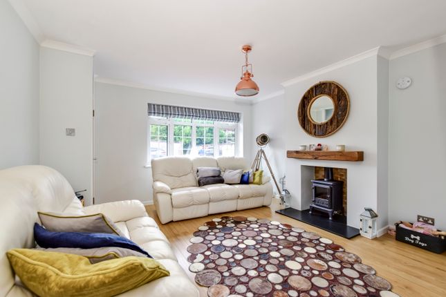 Lemonfield Drive, Watford photo 3