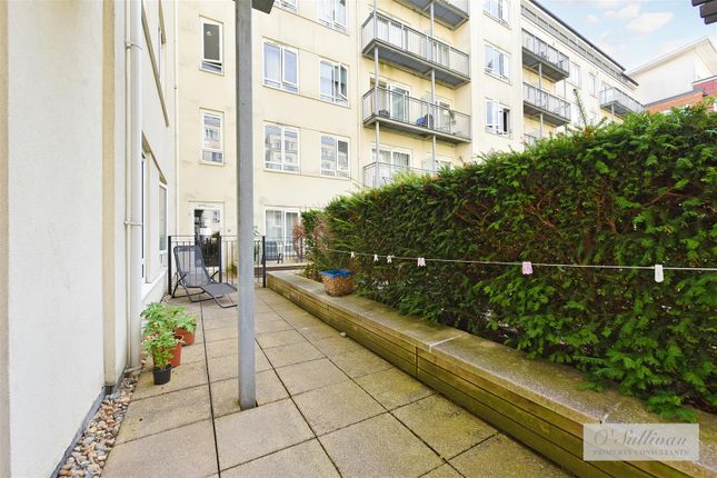 Flat 16, Amelia House, 11, Boulevard Drive, London photo 4